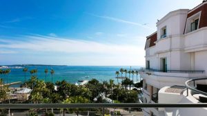 Looking for somewhere to stay near Cannes Boat Show? Look no further...