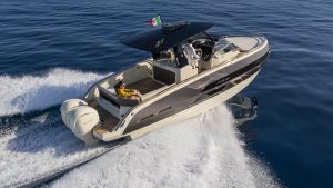 Countdown to Cannes Yachting Festival 2022: Invictus GT320S