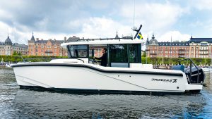 Countdown to Southampton Boat Show 2022: Dromeas D28 SUV
