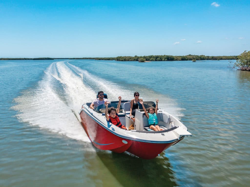 Bayliner Launches the New Element M19