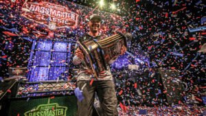 Canadian Jeff Gustafson holds on for Historic Bassmaster Classic victory on the Tennessee River