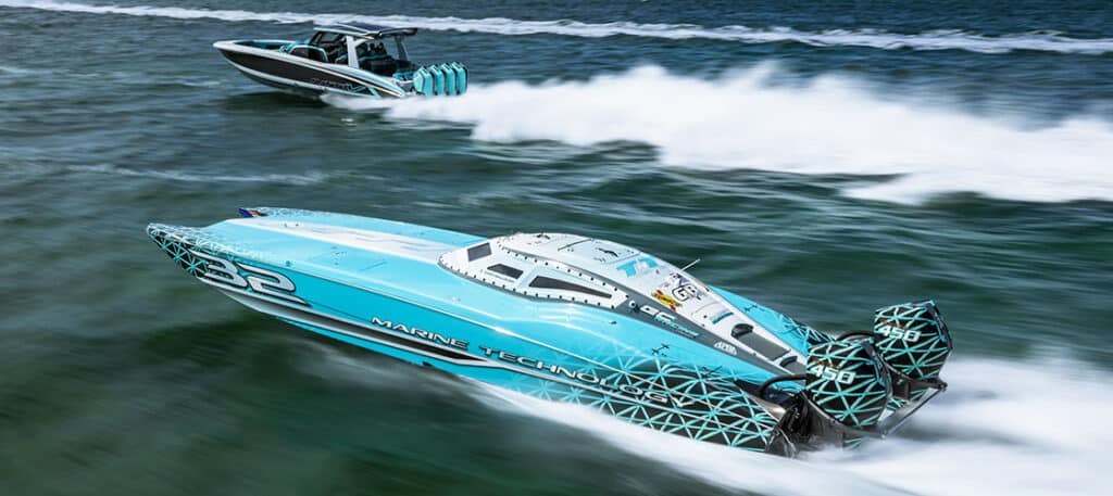 MTI-V 42 With Four New V-10 400R Engines And Matching Raceboat Shines At Fun Run